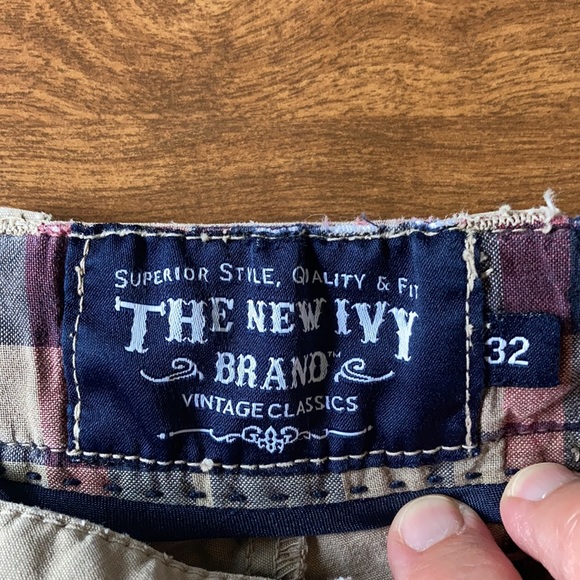 THE NEW IVY Men’s Khaki Shorts - Picture 2 of 10